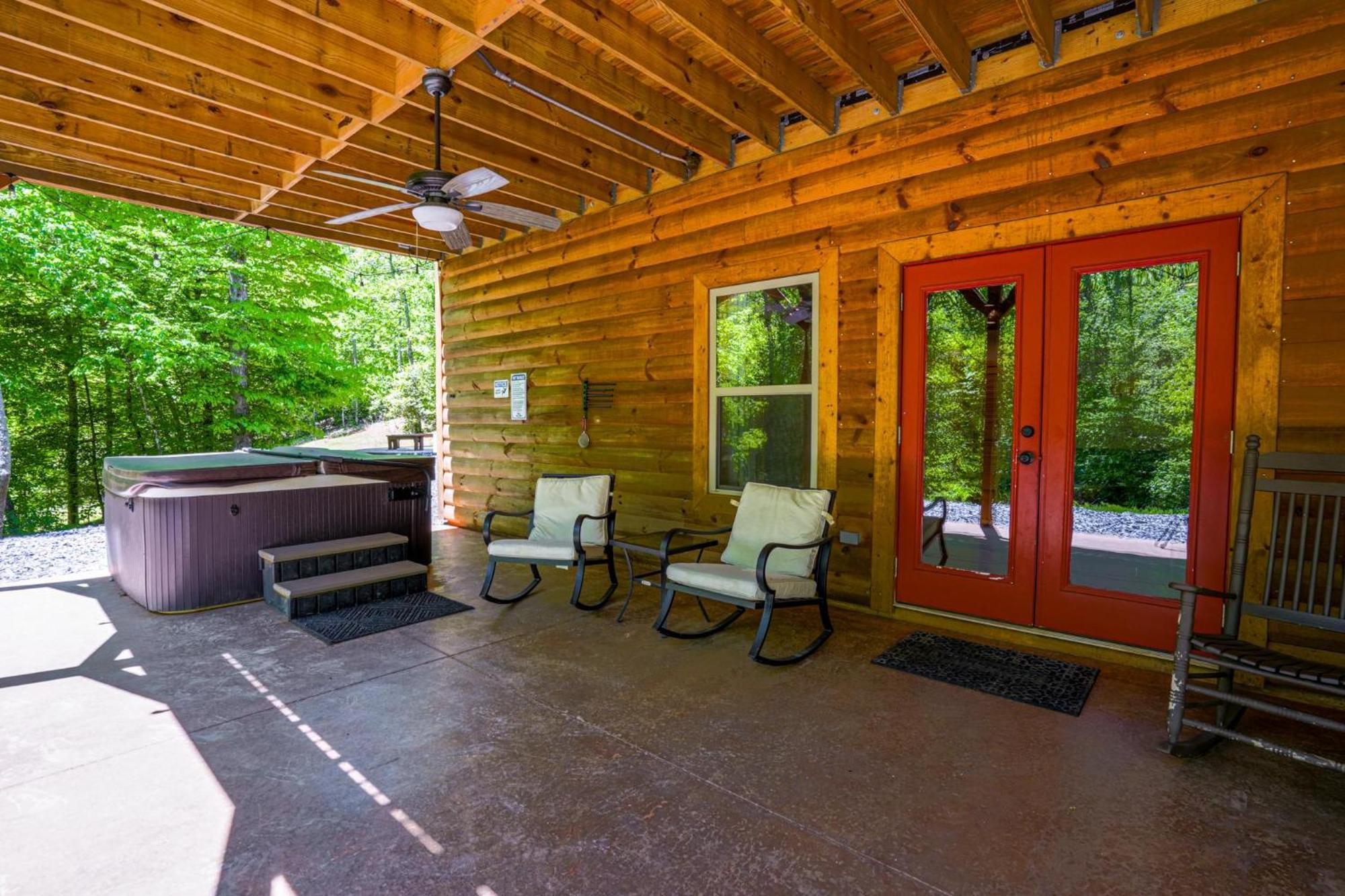 New Listing! Wine Country Retreat - 2 Bed, Hot Tub Villa Dahlonega Dış mekan fotoğraf