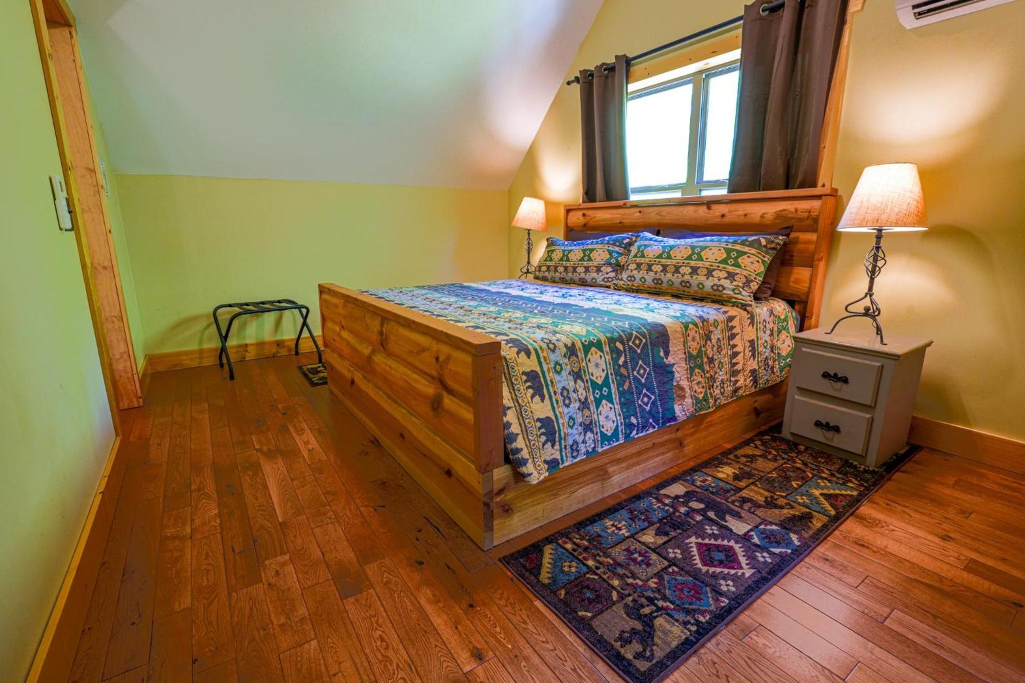 New Listing! Wine Country Retreat - 2 Bed, Hot Tub Villa Dahlonega Dış mekan fotoğraf